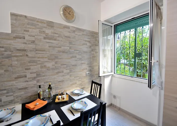 Whatshouse בית הארחה