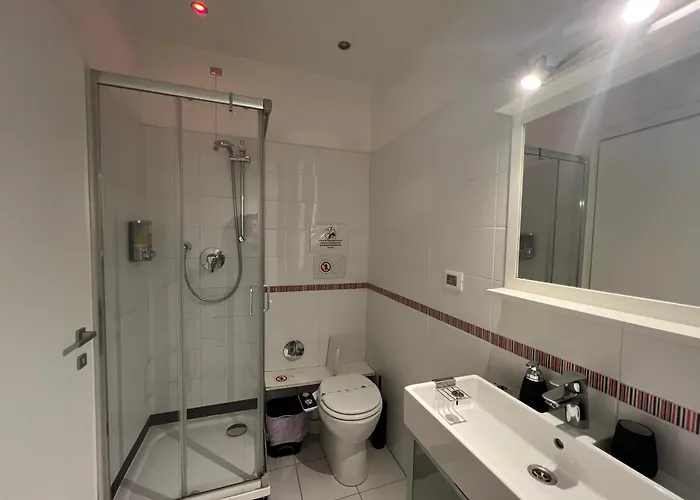 Whatshouse 4* רומא
