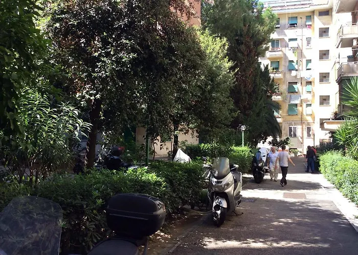 Whatshouse 4*